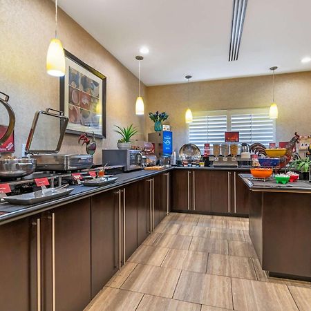 Best Western Plus Lytle Inn And Suites Екстер'єр фото