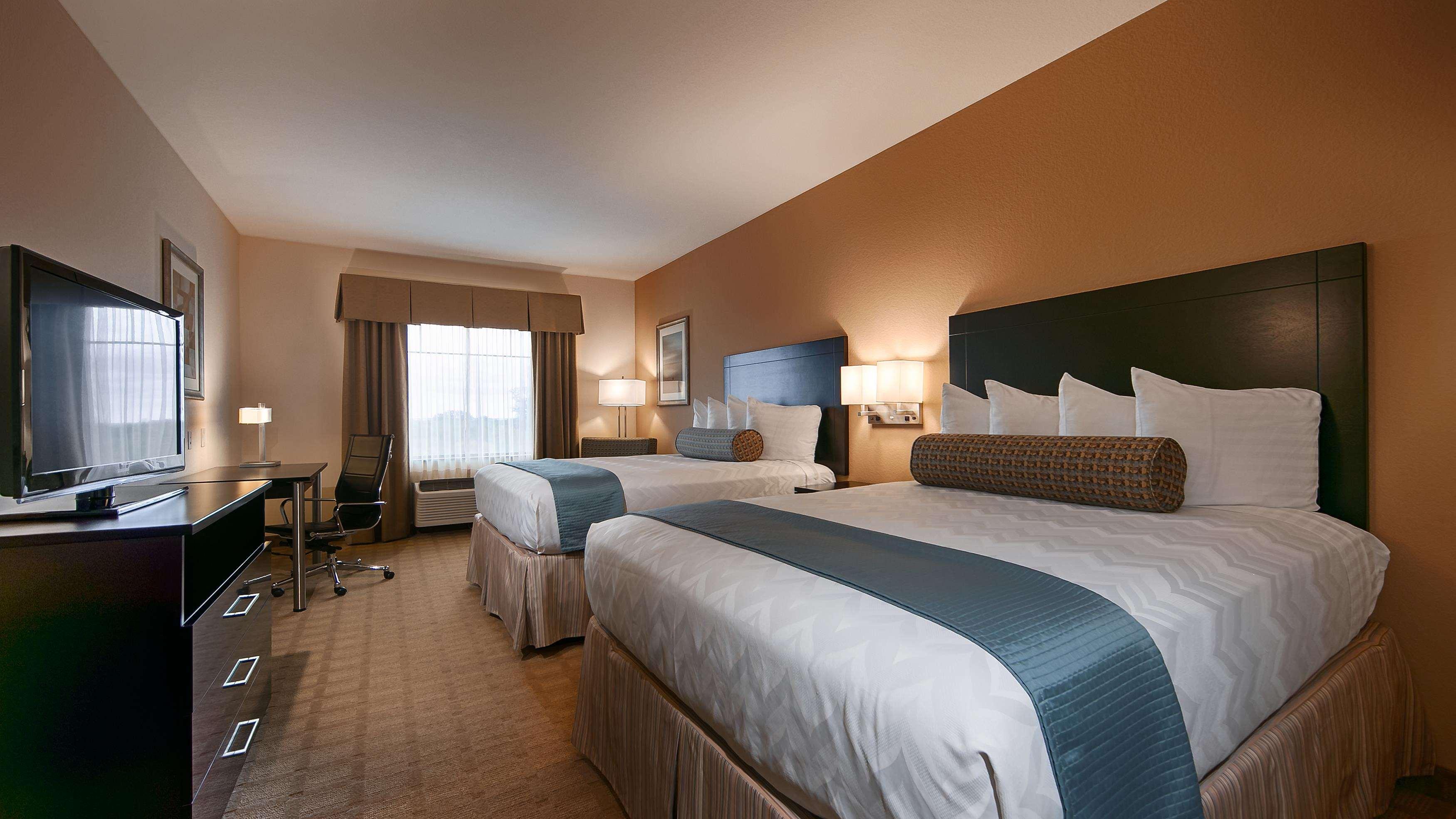 Best Western Plus Lytle Inn And Suites Екстер'єр фото