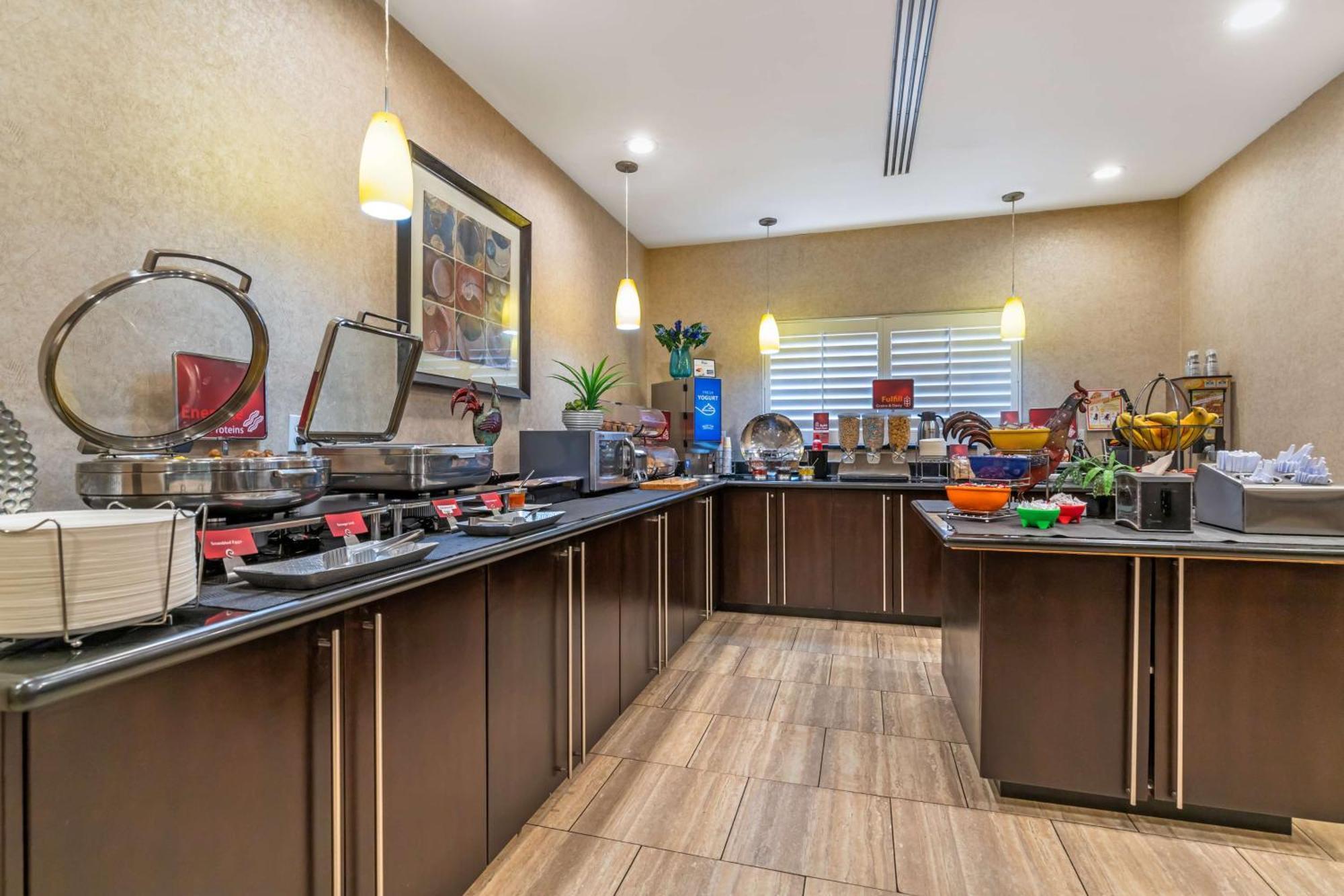 Best Western Plus Lytle Inn And Suites Екстер'єр фото