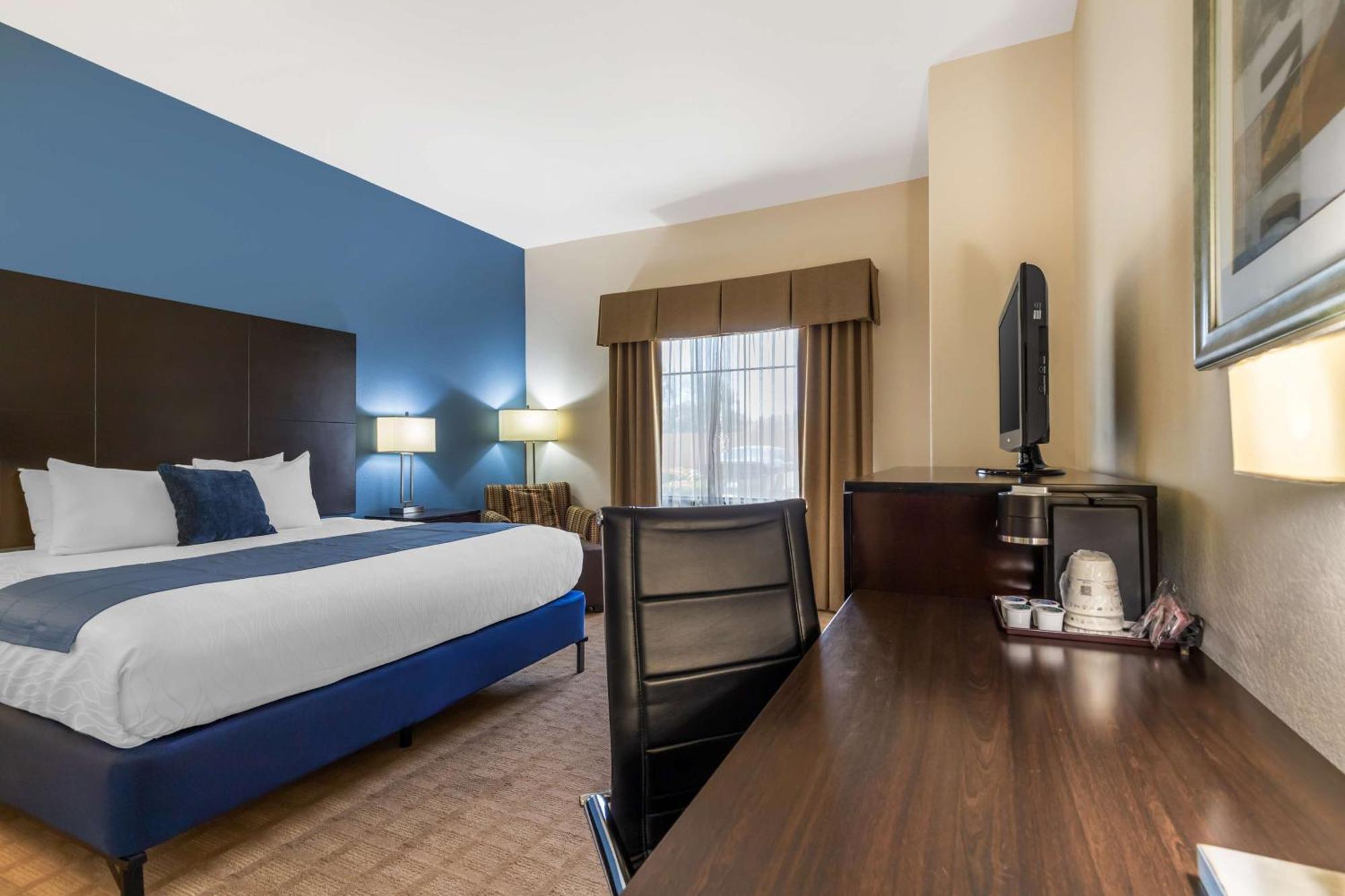 Best Western Plus Lytle Inn And Suites Екстер'єр фото