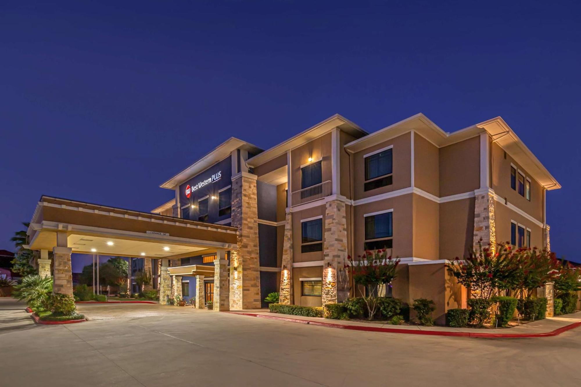 Best Western Plus Lytle Inn And Suites Екстер'єр фото