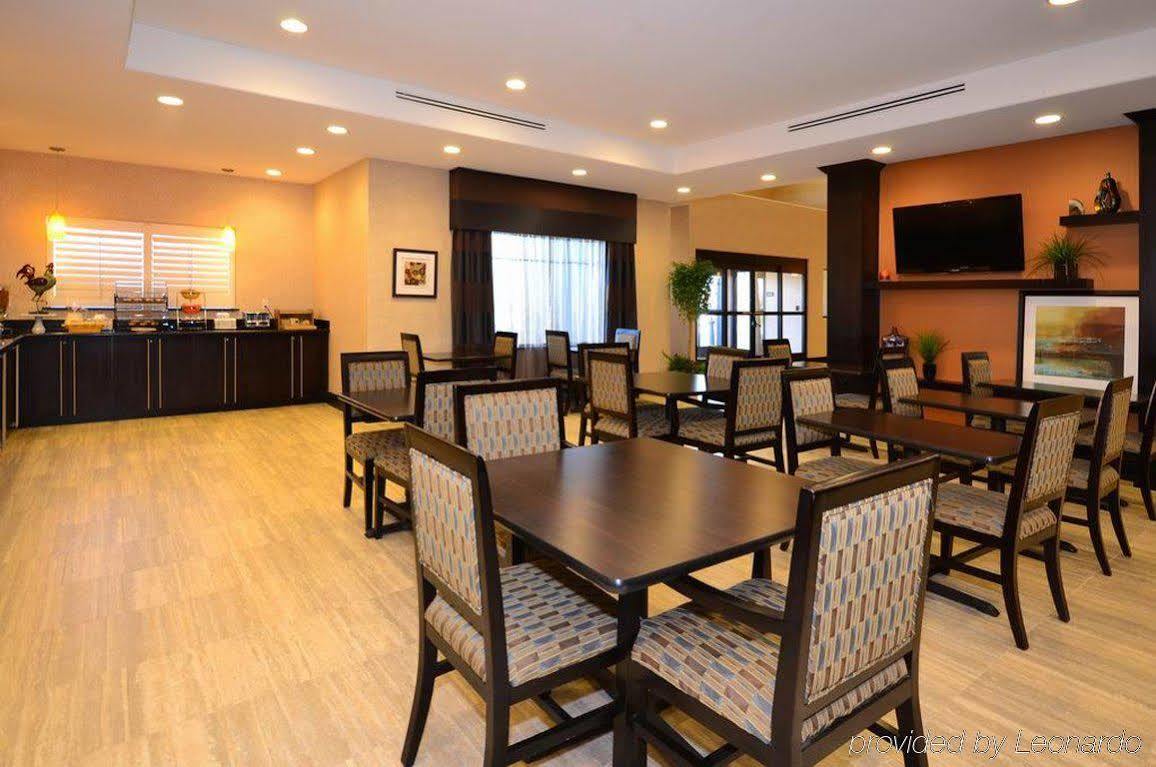Best Western Plus Lytle Inn And Suites Екстер'єр фото