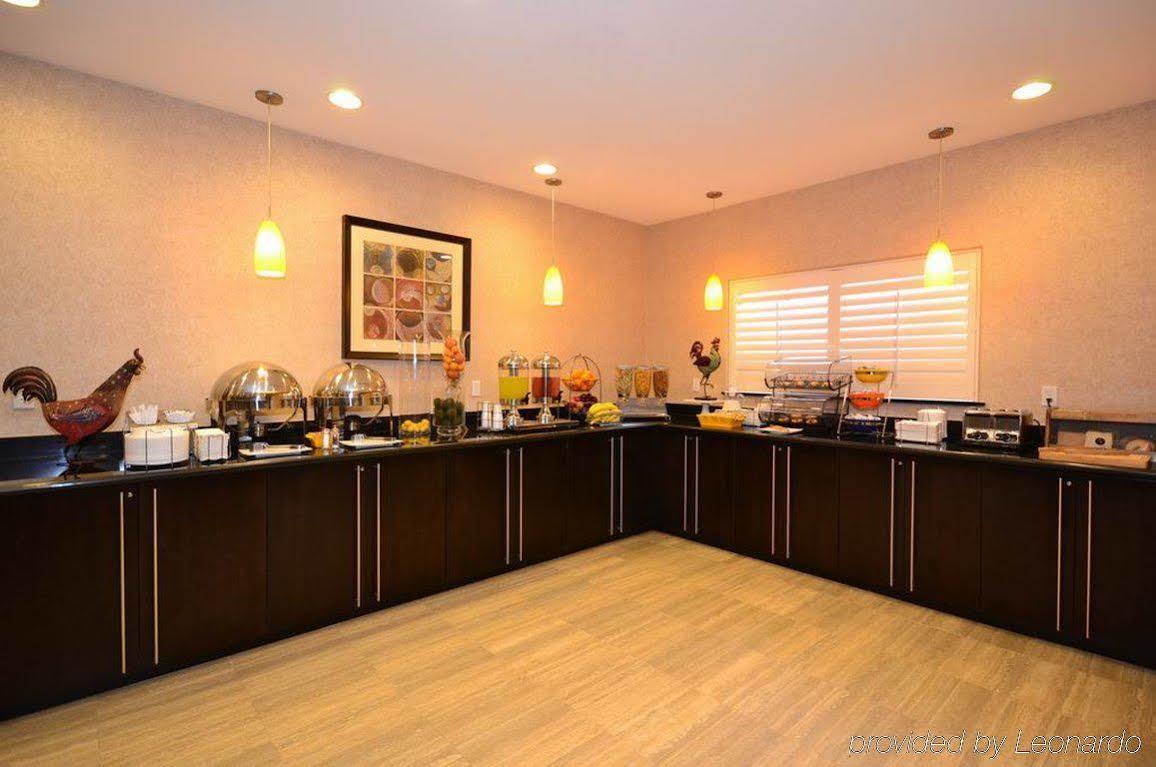 Best Western Plus Lytle Inn And Suites Екстер'єр фото