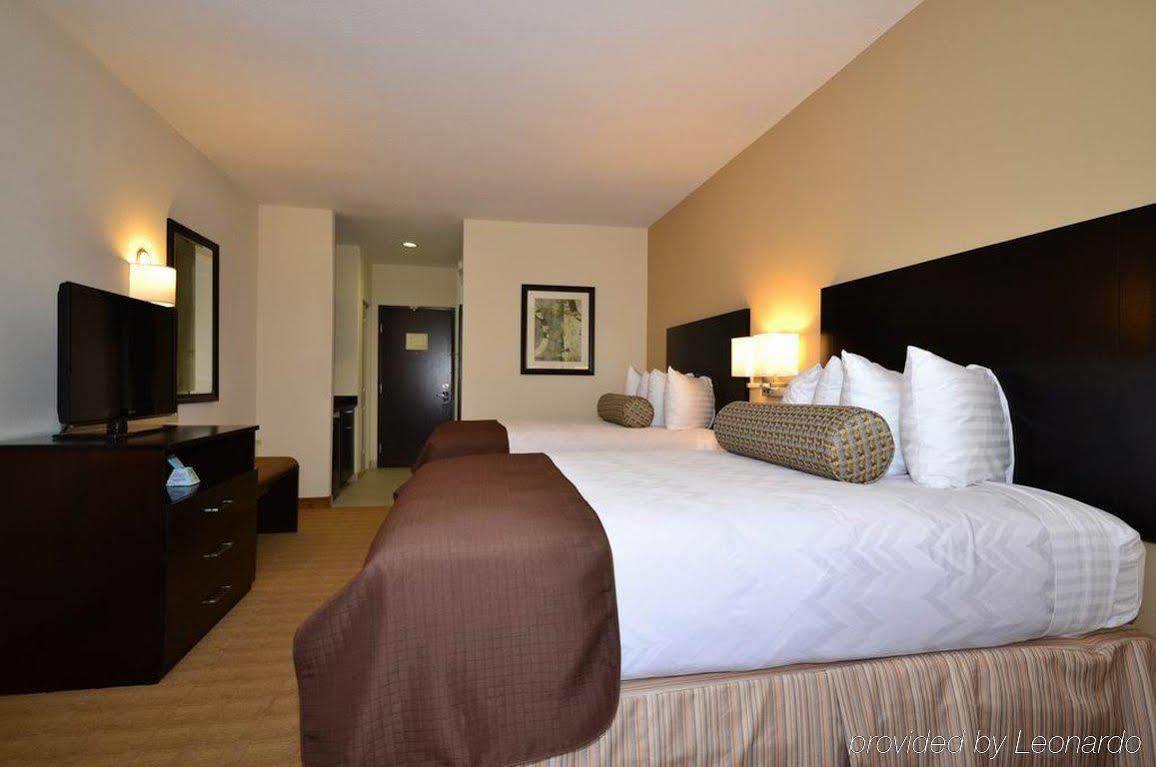 Best Western Plus Lytle Inn And Suites Екстер'єр фото